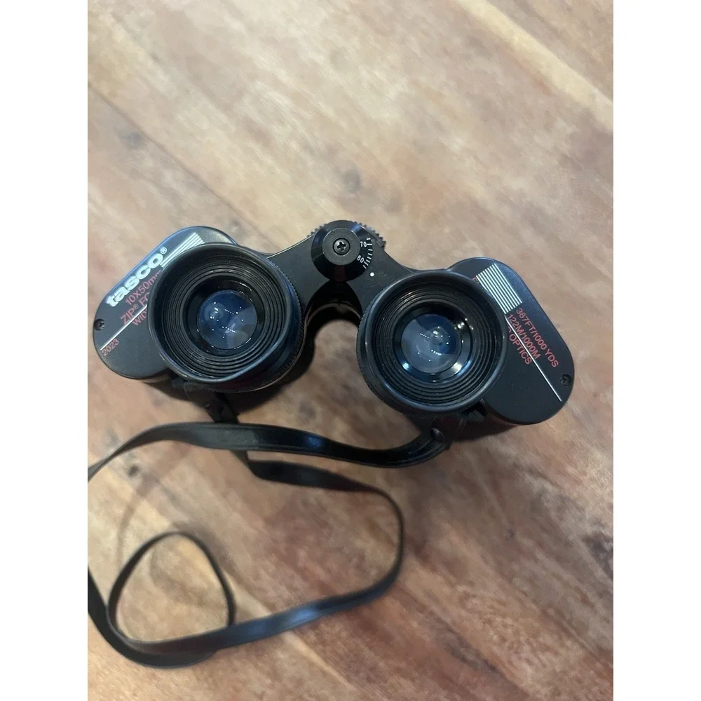 Tasco 2023 10x50MM Wide Angle Binoculars with Original Case And Lens Cleaner EUC